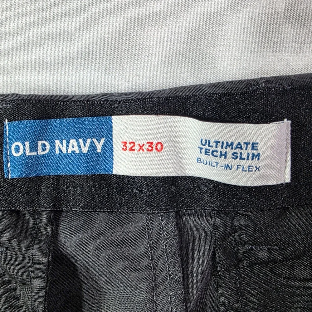 Old Navy Ultimate Tech Slim Built-In Flex Pants Mens 32x29 Gray NWT